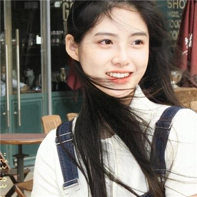 三个摩登女性